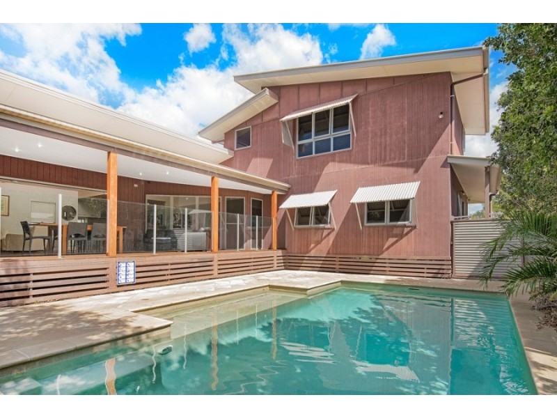 7 North Beach Place, Mudjimba QLD 4564