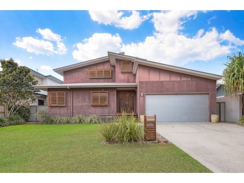 7 North Beach Place, Mudjimba QLD 4564