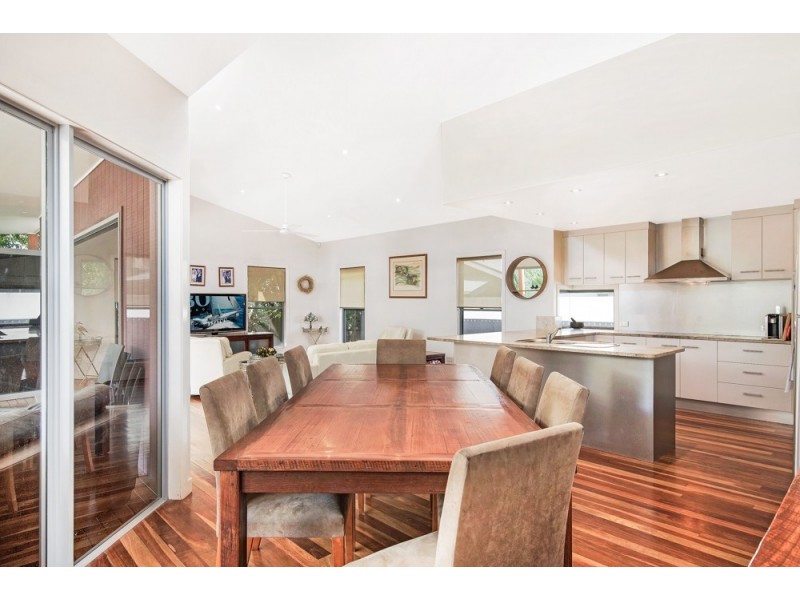 7 North Beach Place, Mudjimba QLD 4564