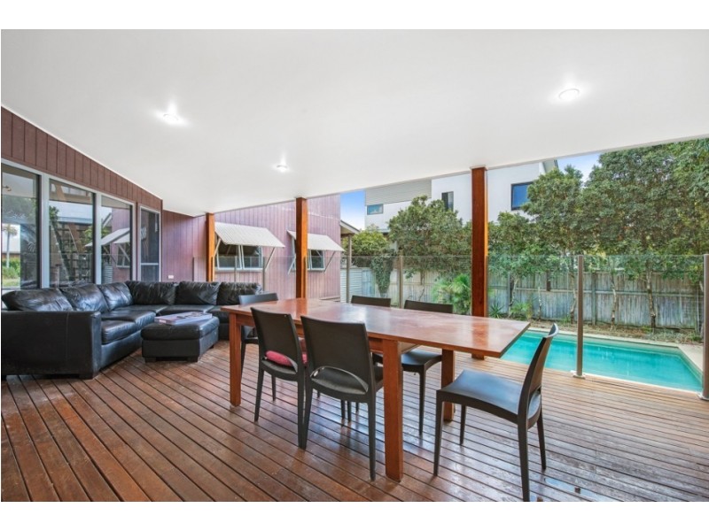 7 North Beach Place, Mudjimba QLD 4564
