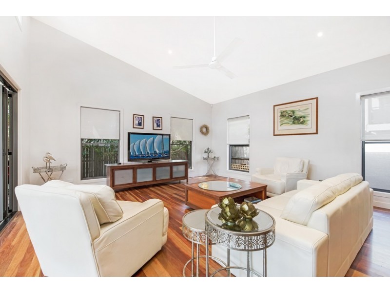 7 North Beach Place, Mudjimba QLD 4564