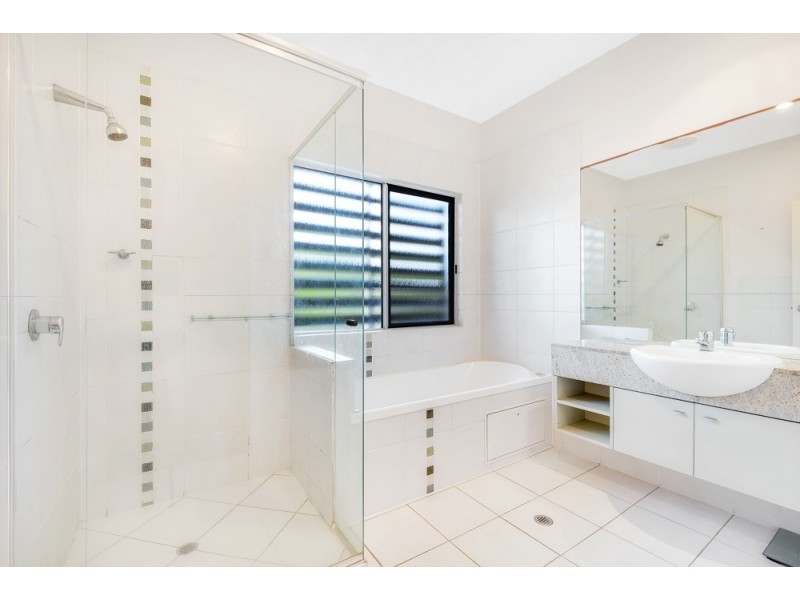 7 North Beach Place, Mudjimba QLD 4564