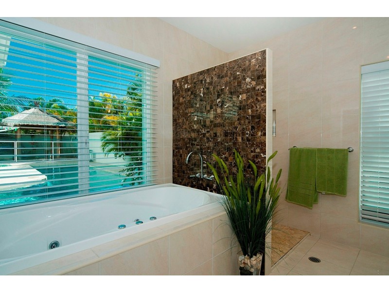 32 Stillwater Drive, Twin Waters QLD 4564