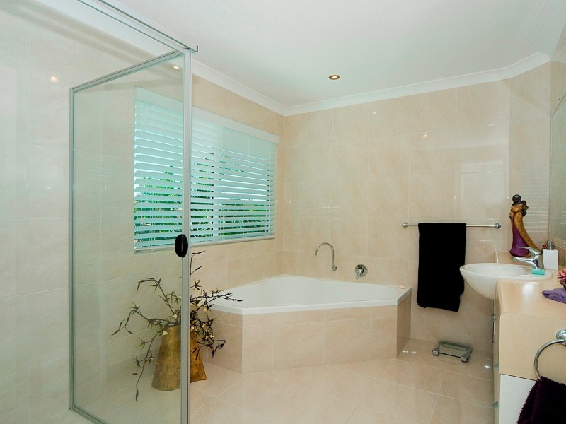 32 Stillwater Drive, Twin Waters QLD 4564