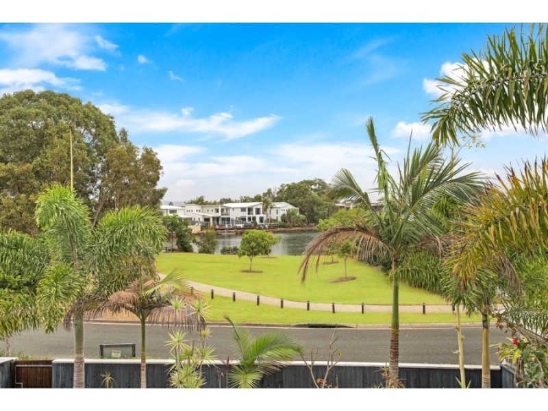 4 Sand Lane, Twin Waters QLD 4564
