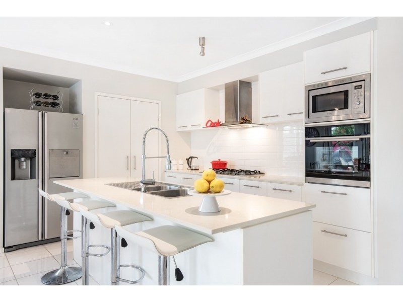 4 Sand Lane, Twin Waters QLD 4564