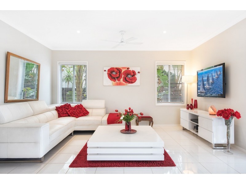 4 Sand Lane, Twin Waters QLD 4564