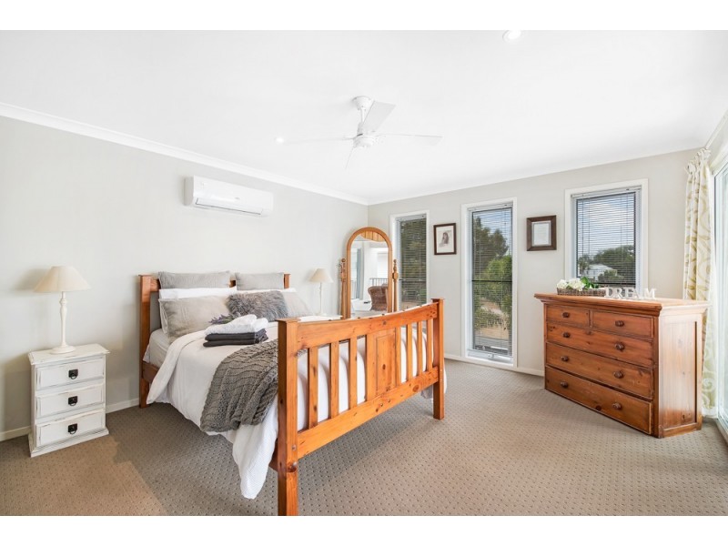 4 Sand Lane, Twin Waters QLD 4564