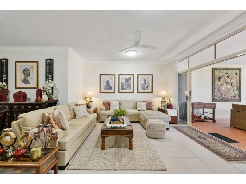 2/179 Ocean Drive, Twin Waters QLD 4564