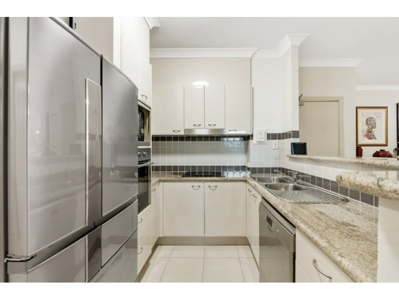 2/179 Ocean Drive, Twin Waters QLD 4564