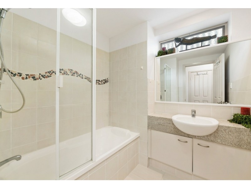 2/179 Ocean Drive, Twin Waters QLD 4564