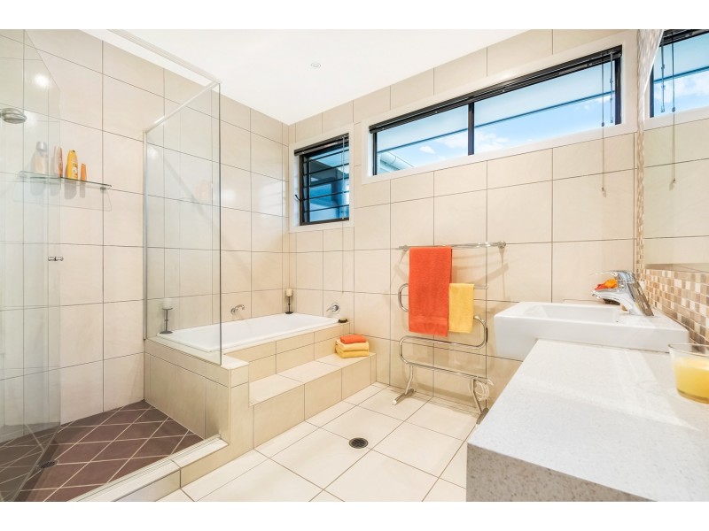 12 Staysail Place, Twin Waters QLD 4564