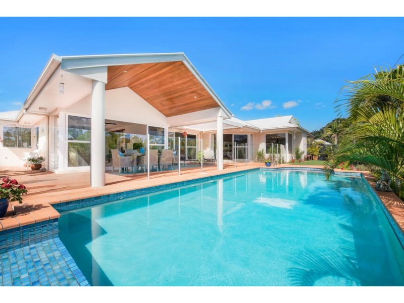 11 Glenwood Place, Twin Waters QLD 4564