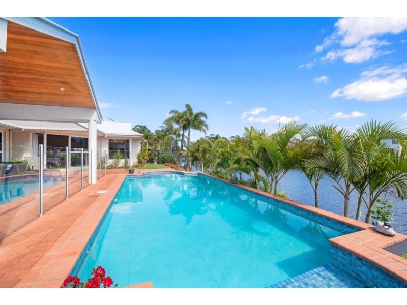 11 Glenwood Place, Twin Waters QLD 4564