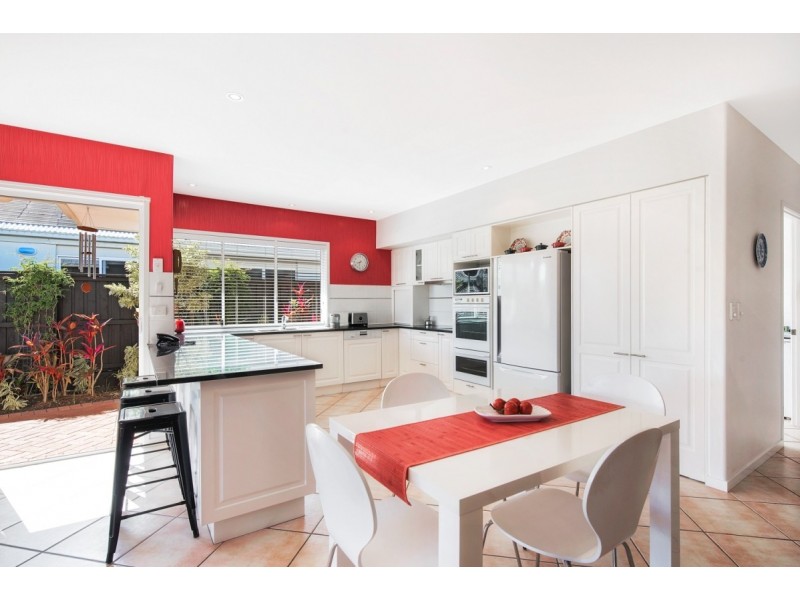 11 Glenwood Place, Twin Waters QLD 4564