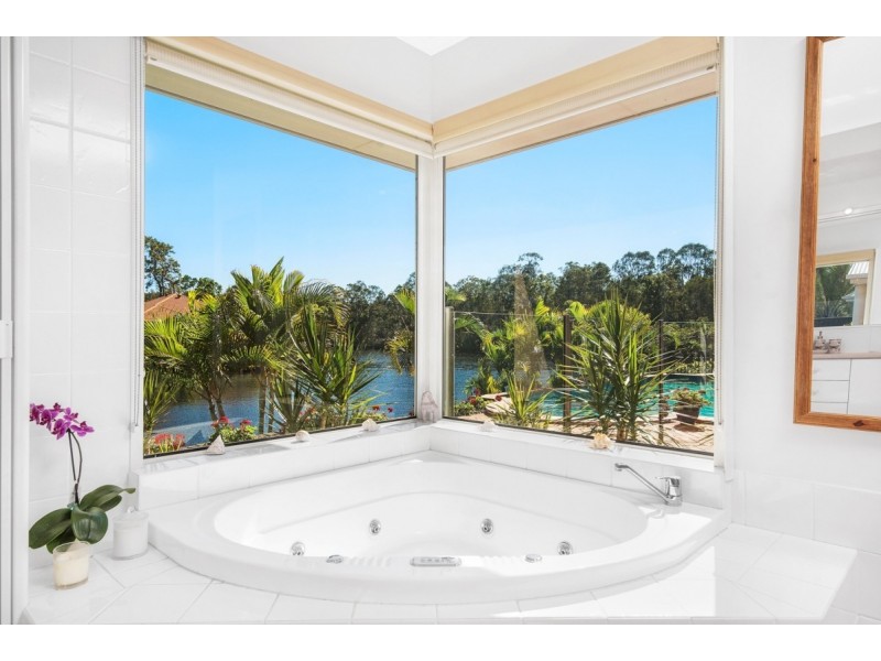 11 Glenwood Place, Twin Waters QLD 4564