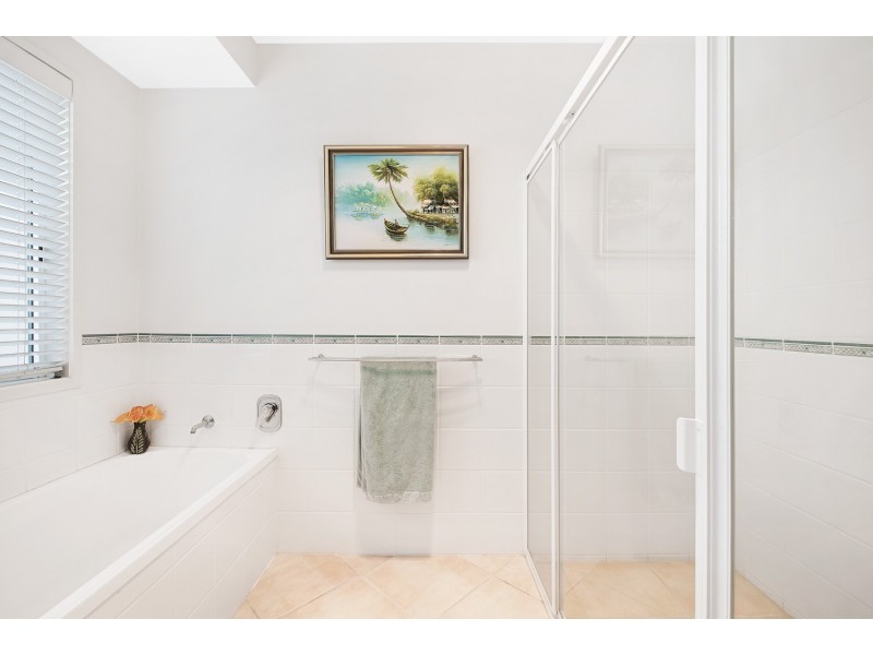 11 Glenwood Place, Twin Waters QLD 4564
