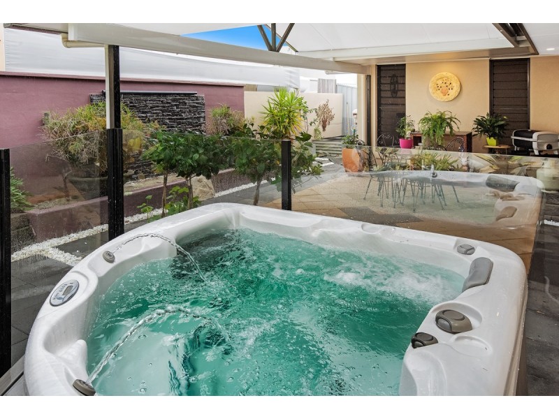 4 Undanbi Lane, Twin Waters QLD 4564