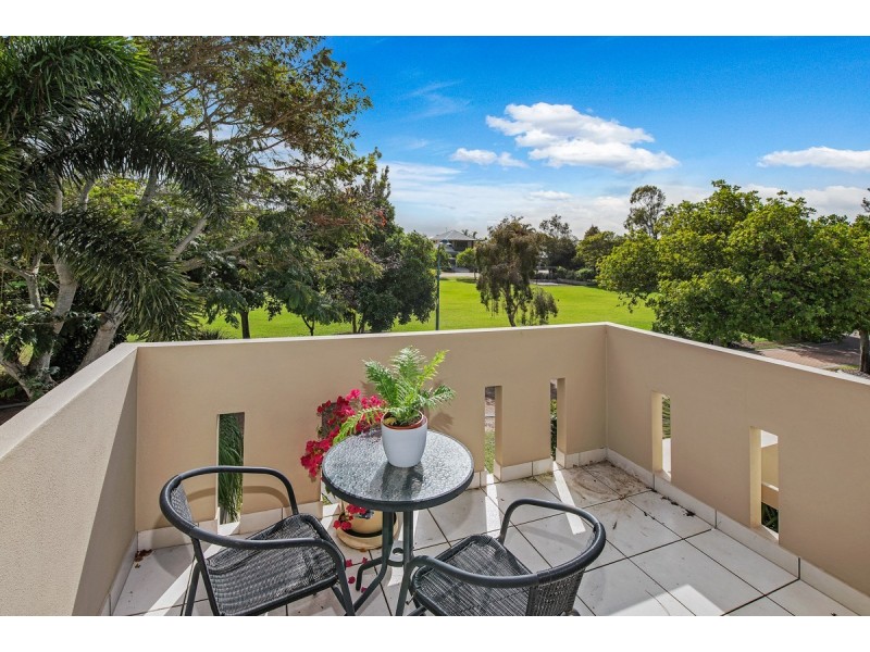 4 Undanbi Lane, Twin Waters QLD 4564