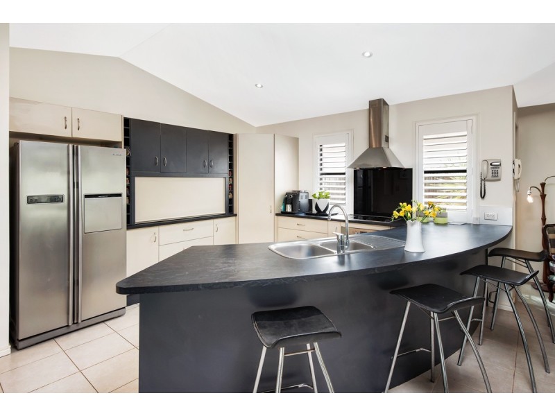 4 Undanbi Lane, Twin Waters QLD 4564