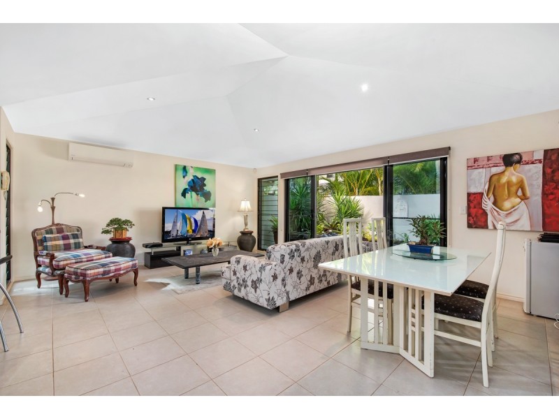 4 Undanbi Lane, Twin Waters QLD 4564