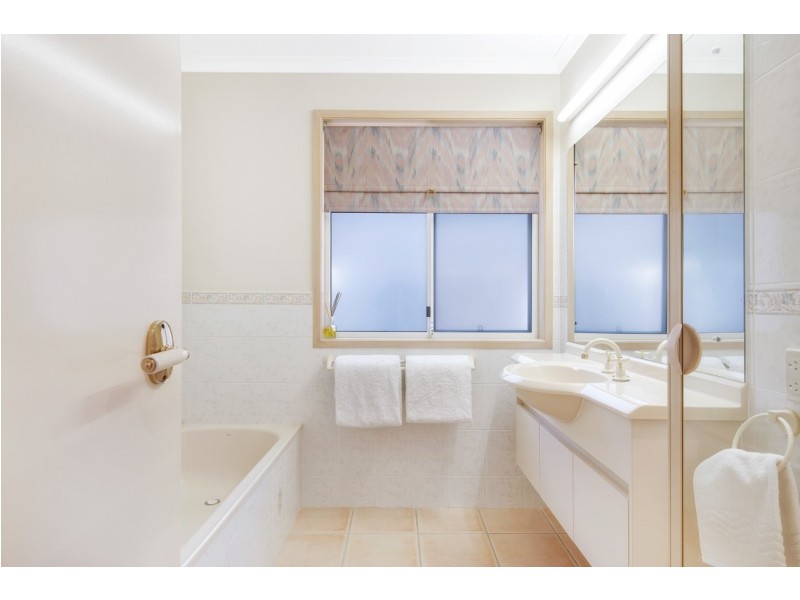 18 Waterside Drive, Twin Waters QLD 4564