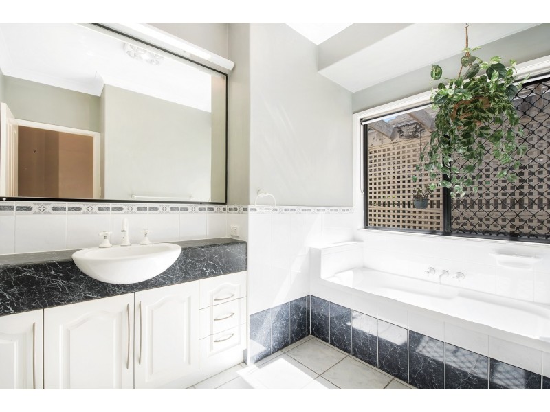 4 Portmarnock Court, Twin Waters QLD 4564