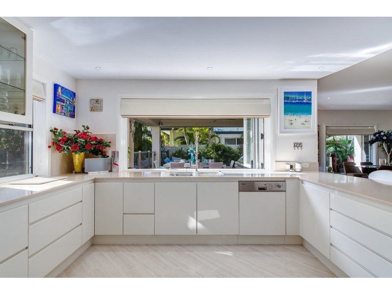1 Toombra Lane, Twin Waters QLD 4564