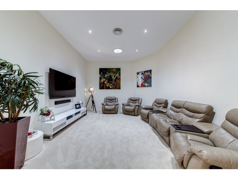 1 Toombra Lane, Twin Waters QLD 4564