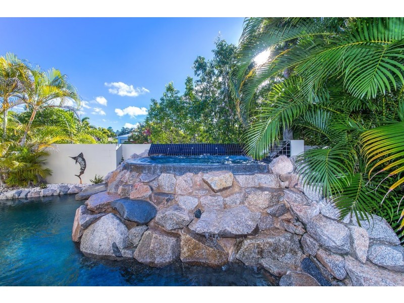 1 Toombra Lane, Twin Waters QLD 4564