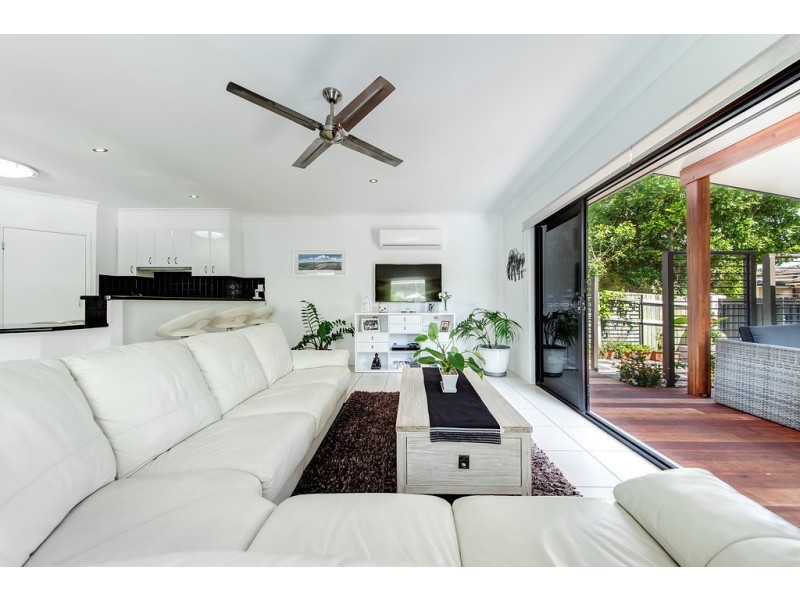 13 Pampling Place, Twin Waters QLD 4564