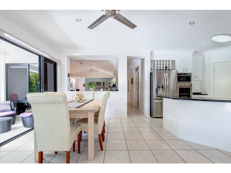 13 Pampling Place, Twin Waters QLD 4564