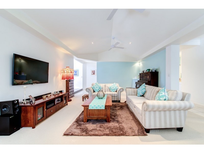 13 Pampling Place, Twin Waters QLD 4564