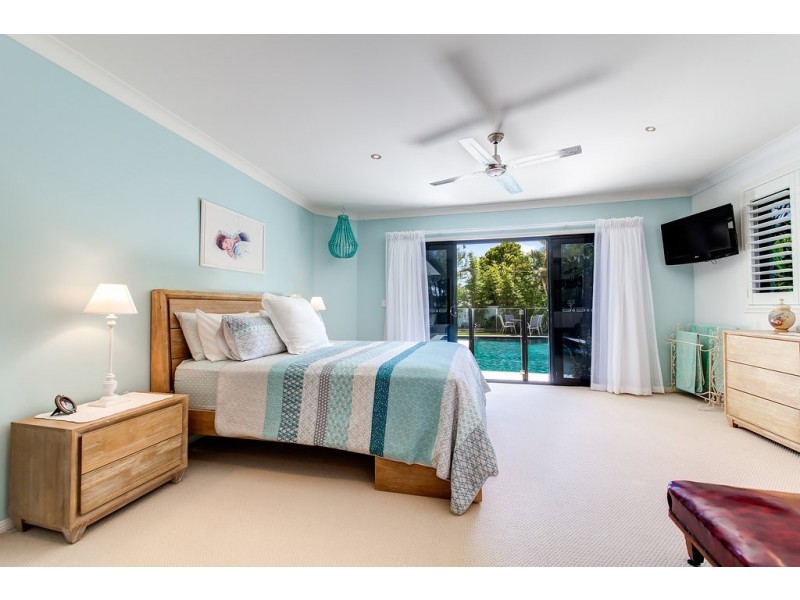 13 Pampling Place, Twin Waters QLD 4564