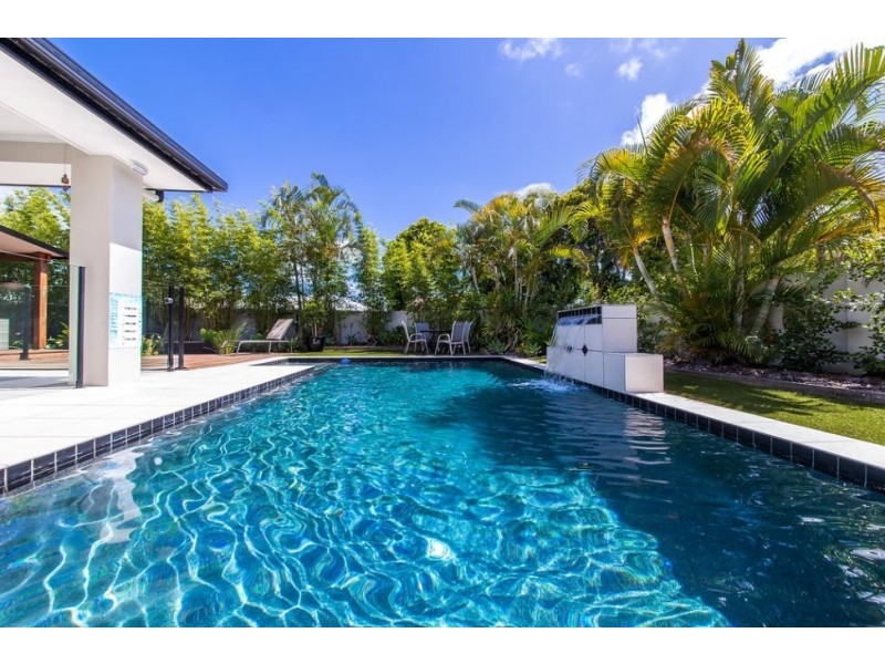 13 Pampling Place, Twin Waters QLD 4564