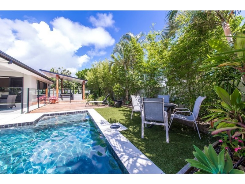 13 Pampling Place, Twin Waters QLD 4564