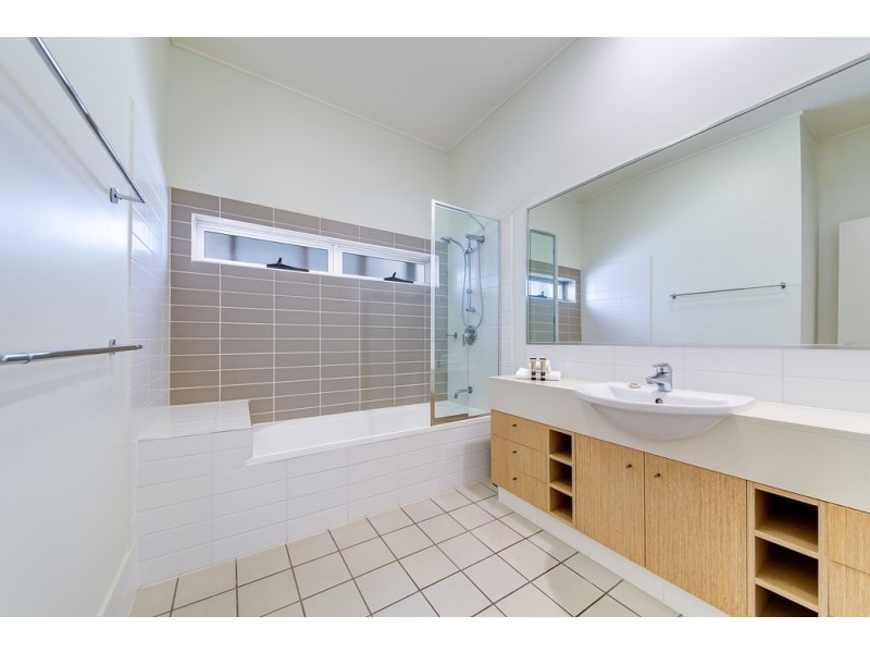 142/80 North Shore Road, Twin Waters QLD 4564