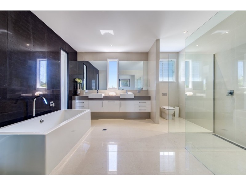 15 Anchorage Circuit, Twin Waters QLD 4564