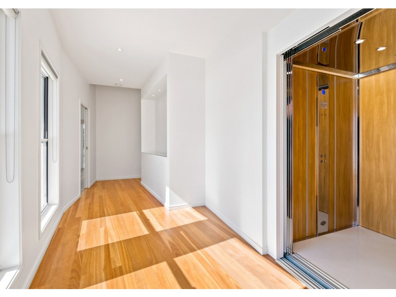 7 Hetherington Drive, Twin Waters QLD 4564