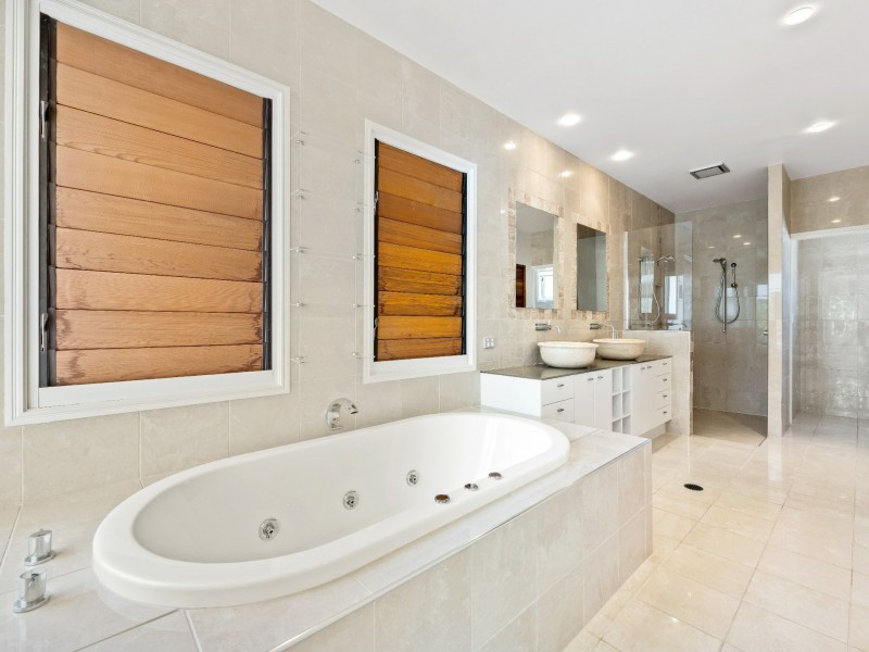 7 Hetherington Drive, Twin Waters QLD 4564