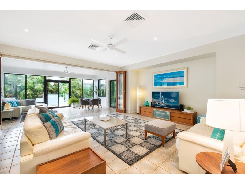 1 Tralee Place, Twin Waters QLD 4564