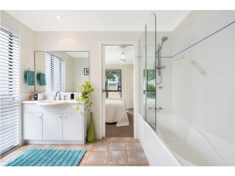 1 Tralee Place, Twin Waters QLD 4564