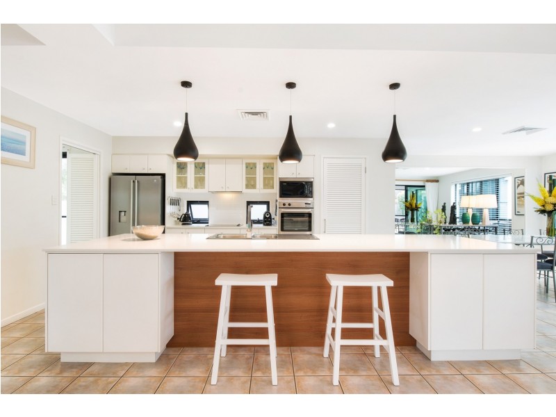 1 Tralee Place, Twin Waters QLD 4564
