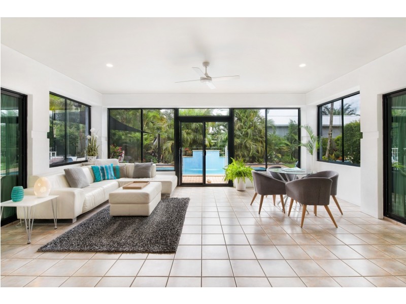 1 Tralee Place, Twin Waters QLD 4564