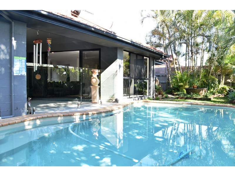 10 Barcoola Place, Twin Waters QLD 4564