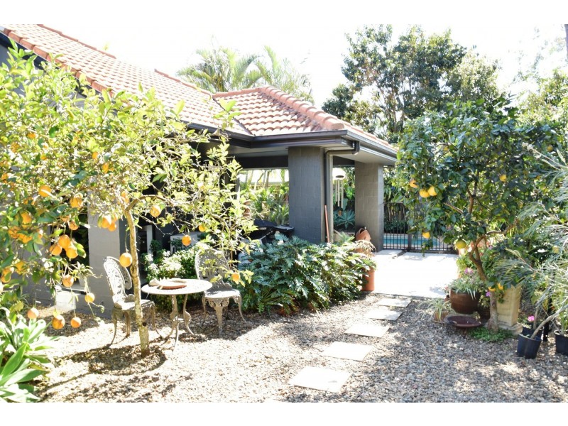 10 Barcoola Place, Twin Waters QLD 4564