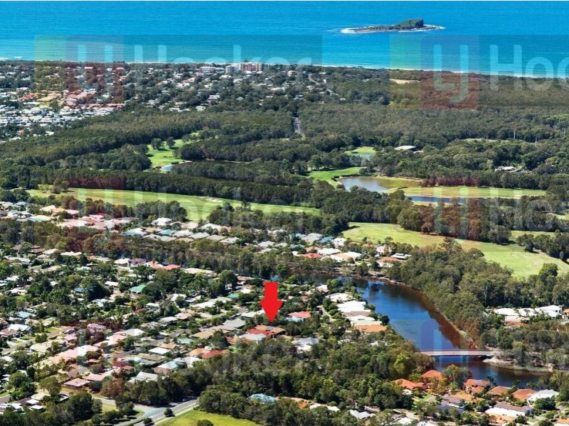 10 Barcoola Place, Twin Waters QLD 4564