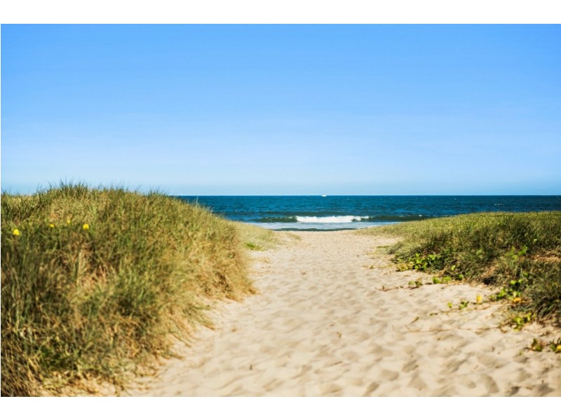 121/80 North Shore Road, Twin Waters QLD 4564