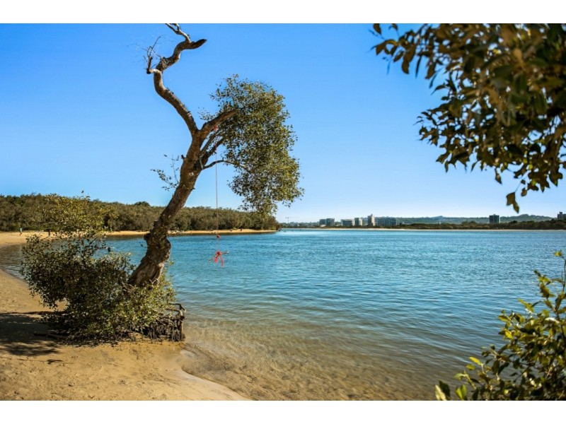 121/80 North Shore Road, Twin Waters QLD 4564