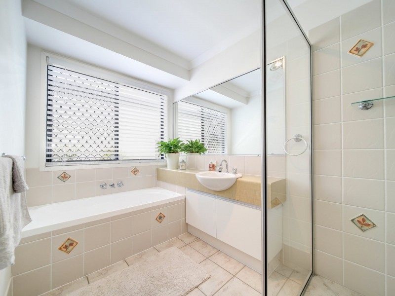 48 Wattlebird Drive, Twin Waters QLD 4564
